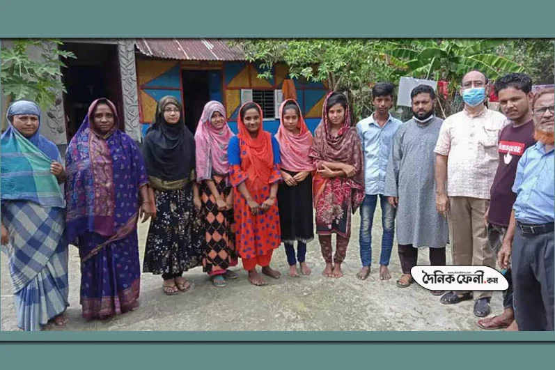 শিক্ষার্থীদের বাড়িতে যাচ্ছেন অগ্রণী স্কুলের শিক্ষকরা 