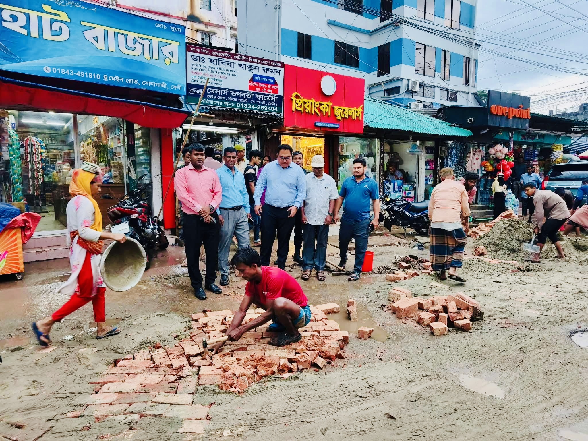 সোনাগাজী পৌর শহরের সড়কে জোড়াতালি সংস্কারে ক্ষোভ