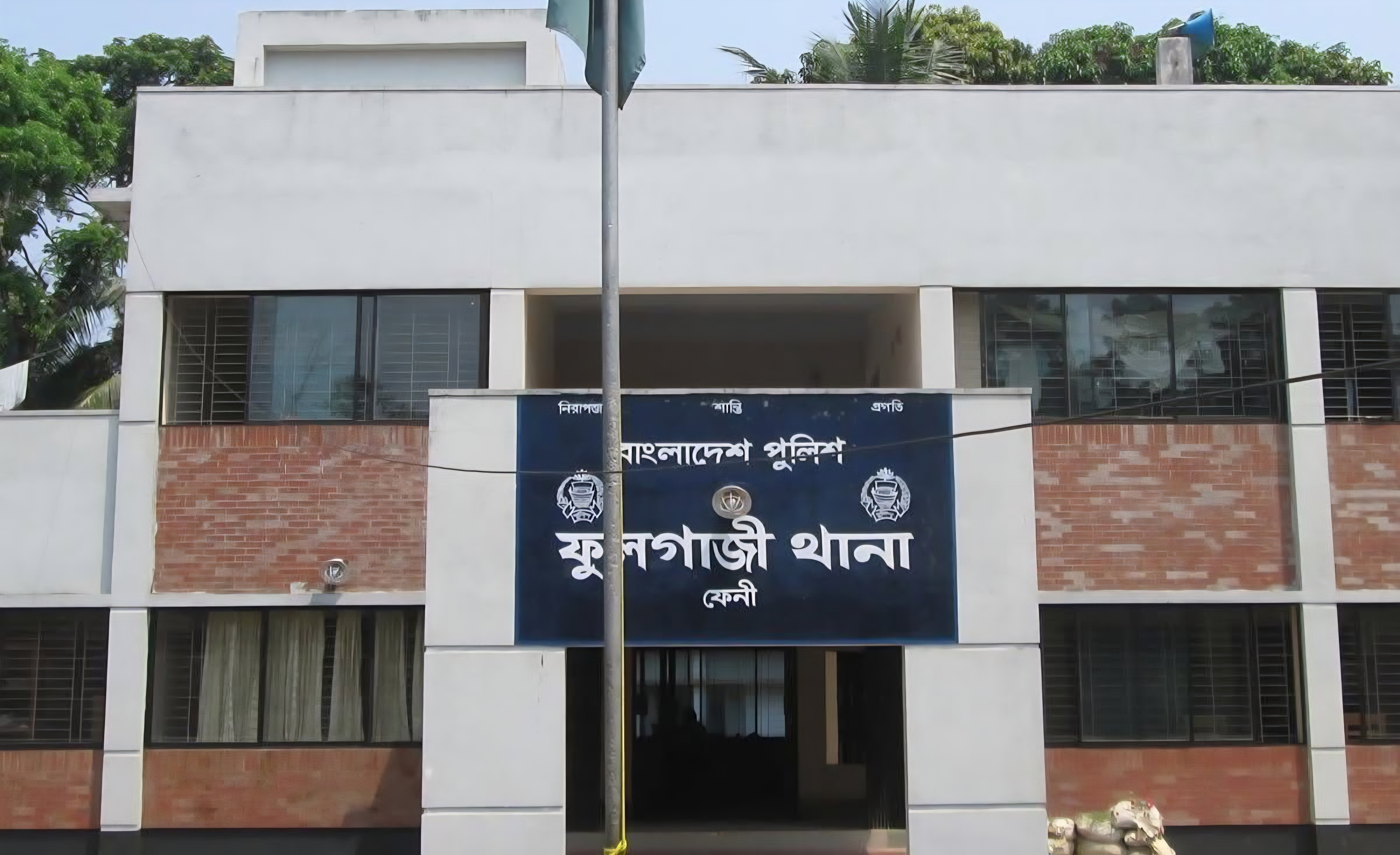 আমজাদহাটে মা-ছেলেসহ ৩ জনকে কুপিয়ে জখম