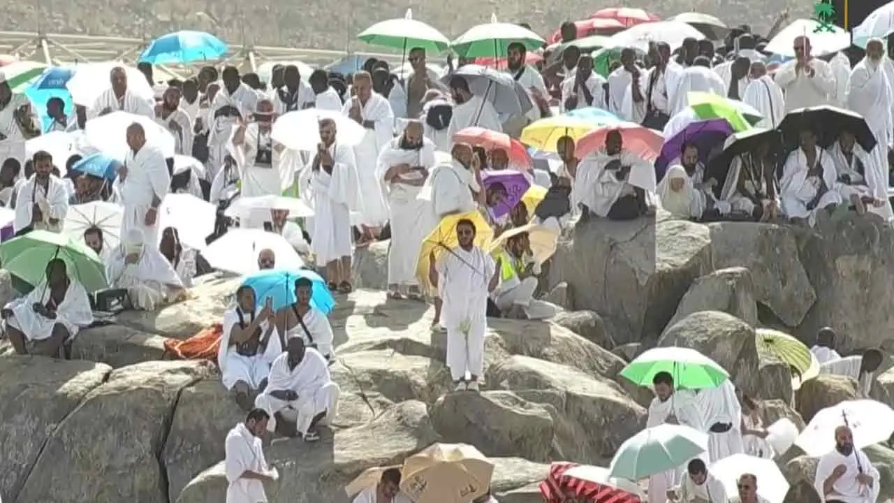 আরাফার ময়দানে লাখো হাজি, পবিত্র হজ আজ