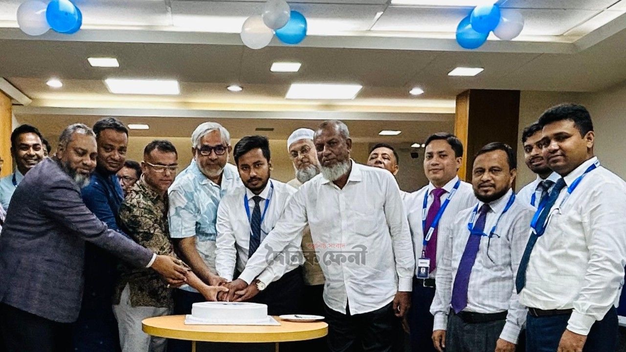 উৎসবমুখর পরিবেশে ঢাকা ব্যাংকের ৩১তম প্রতিষ্ঠাবার্ষিকী পালন