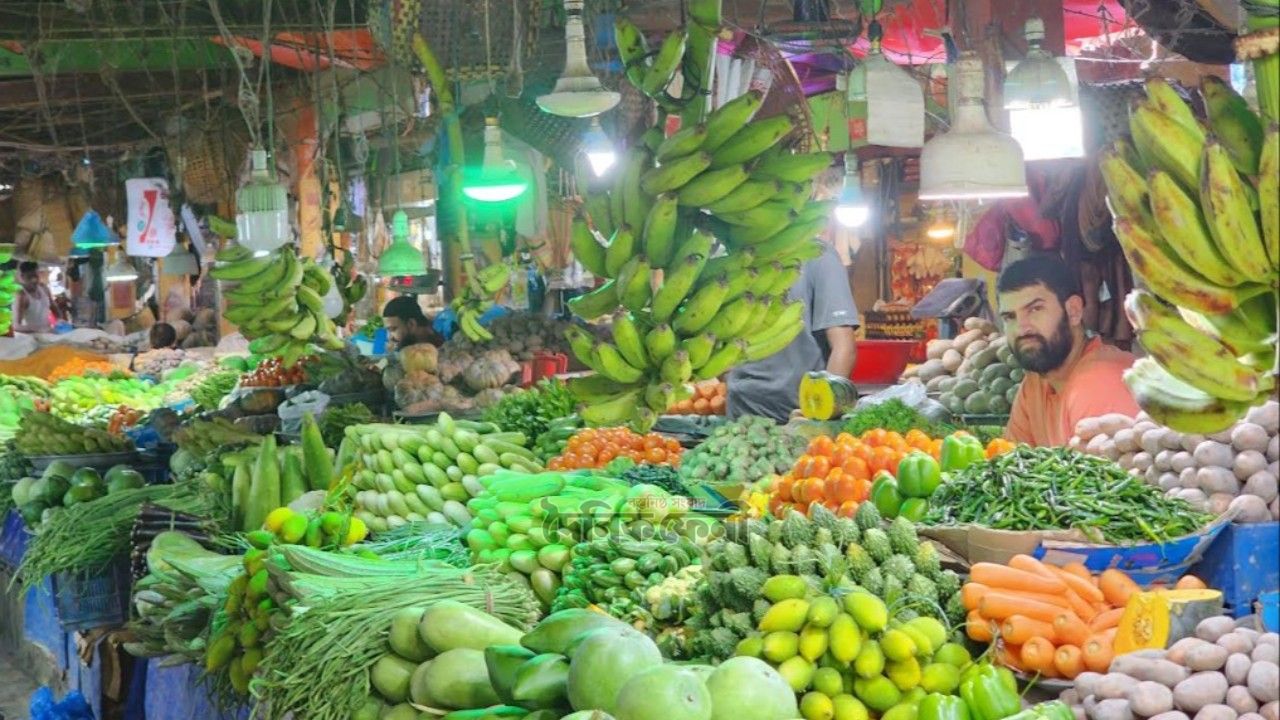 নিত্যপণ্যের ঊর্ধ্বগতিতে জনমনে নাভিশ্বাস