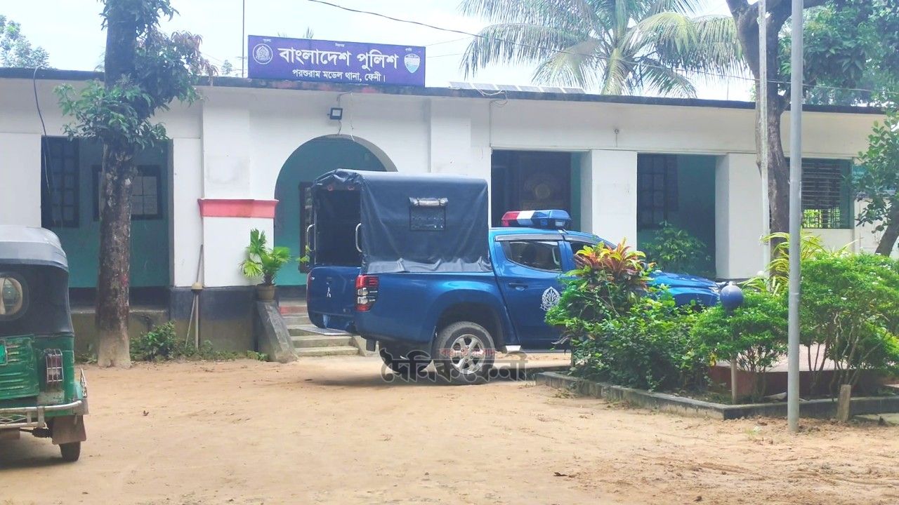 পরশুরামে পাওনা টাকা নিয়ে বিরোধ, দম্পতি গ্রেপ্তার