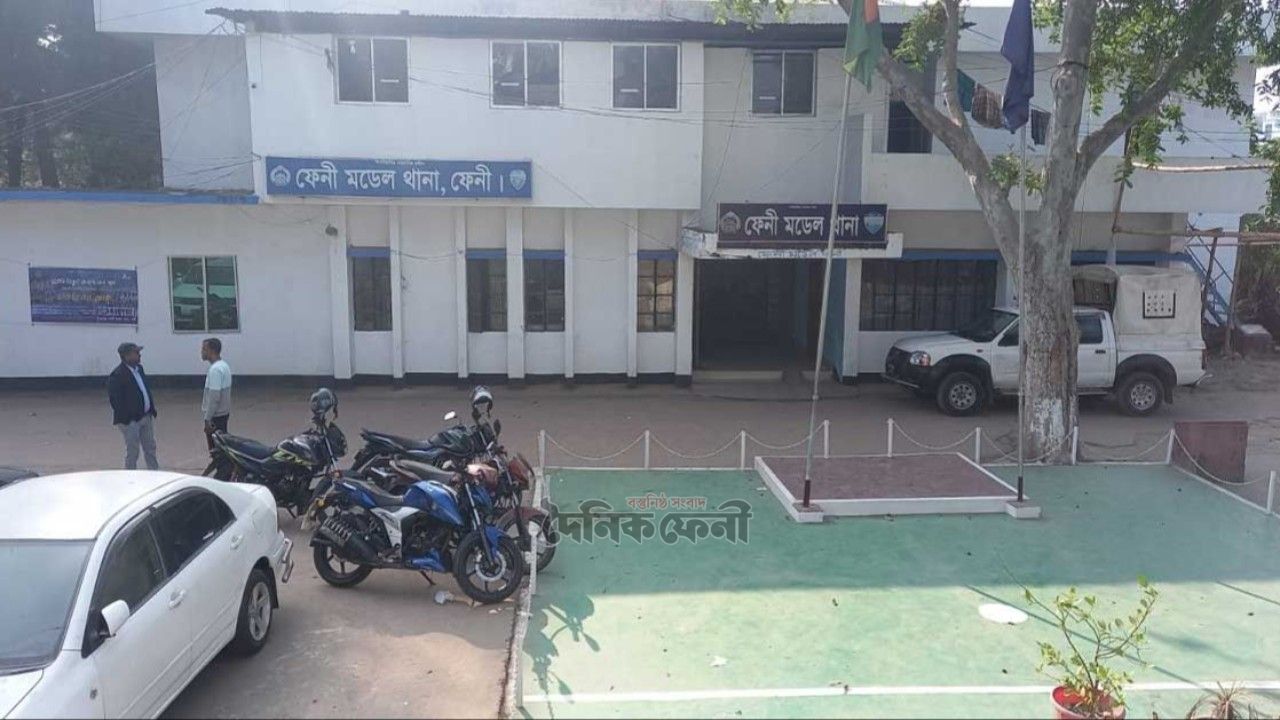ফেনীতে পুলিশের সাঁড়াশি অভিযানে গ্রেপ্তার ২২