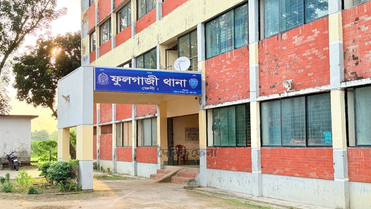 ব্যাংক থেকে টাকা তুলে দোকানে, নিয়ে গেল সংঘবদ্ধ ‘নারী চক্র’